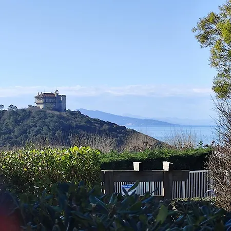 La Colline Bleue Apartment *