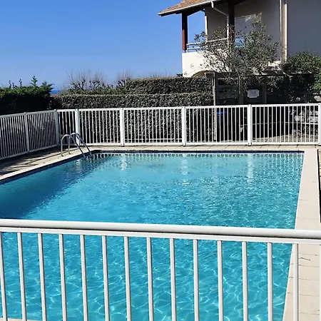 La Colline Bleue Apartment *